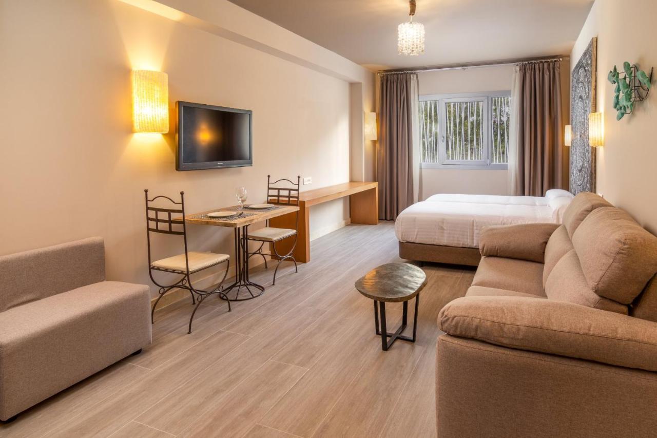 Apartamentos Sevilla Este By Qhotels Bagian luar foto